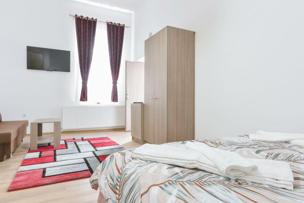Готель Casa Vlabisa Centru Клуж-Напока Екстер'єр фото